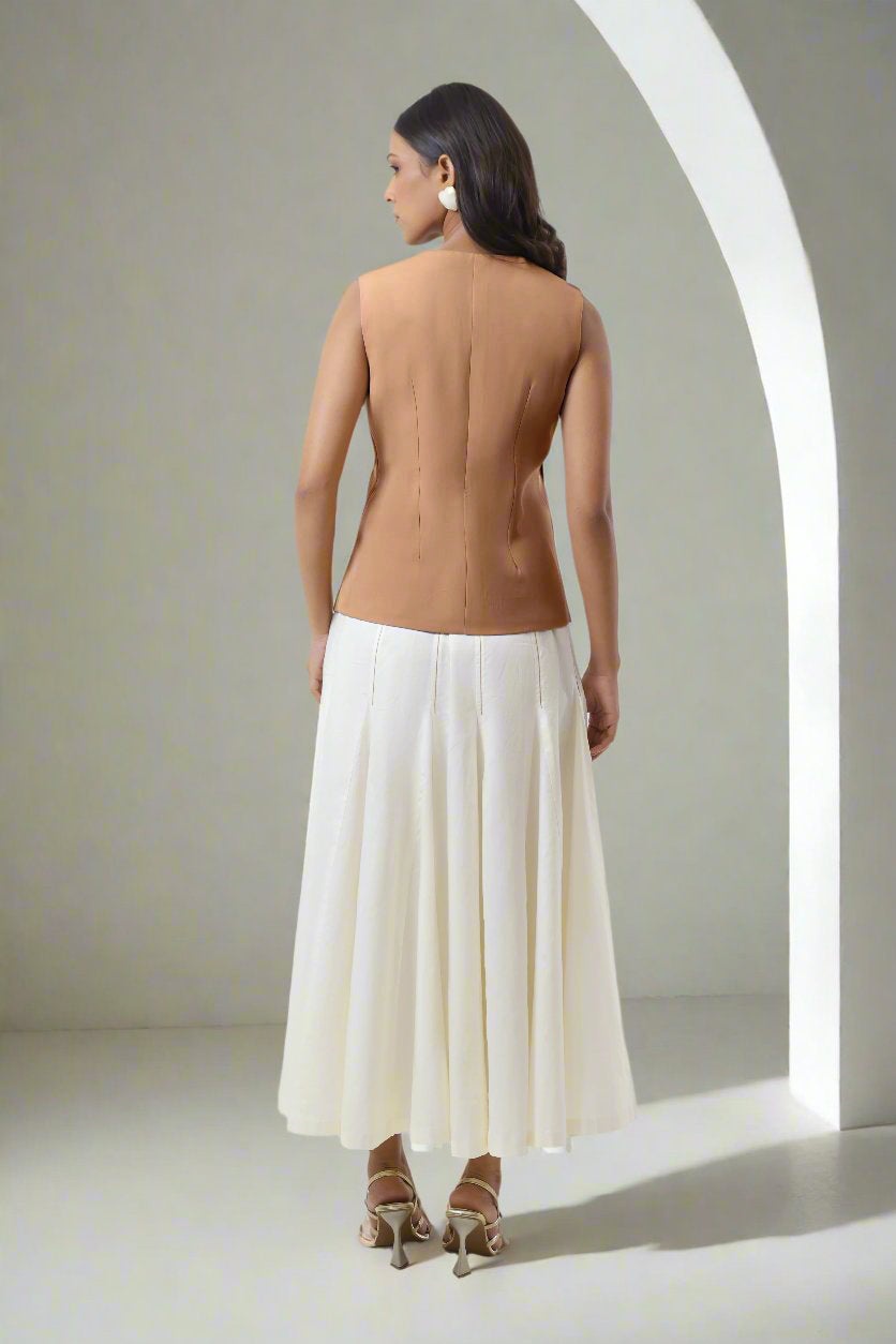 Mellow Classic Shell Waist Coat With Pleated Skirt Set